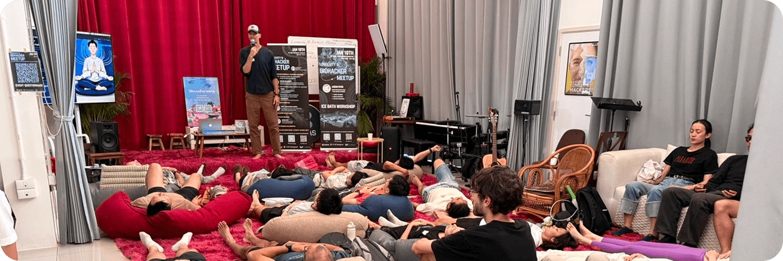 Jason Ryer leading a health and longevity session at 4Seas in Chiang Mai